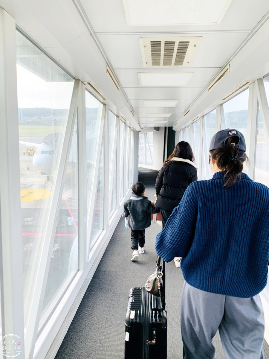 真航空LJ656搭乘體驗∥蔚山機場飛金浦機場國內線完整紀錄︱蔚山飛首爾只要1小時,真航空LJ656國內線搭乘分享 - 第7張圖 真航空LJ656搭乘體驗∥蔚山機場飛金浦機場國內線完整紀錄︱蔚山飛首爾只要1小時,真航空LJ656國內線搭乘分享