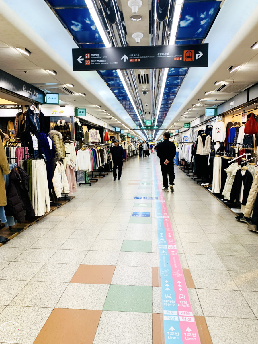 韓國仁川購物推薦∥富平地下街(부평지하상가)服飾、美妝、鞋包一次買齊︱第一次來就愛上的仁川購物天堂,在地人也愛逛的人氣商圈︱富平站 - 第31張圖 韓國仁川購物推薦∥富平地下街(부평지하상가)服飾、美妝、鞋包一次買齊︱第一次來就愛上的仁川購物天堂,在地人也愛逛的人氣商圈︱富平站